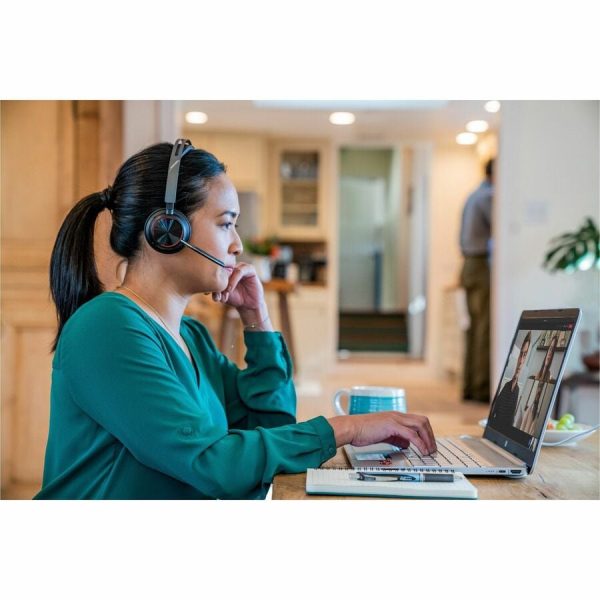Poly Voyager Focus 2 USB-A With Charge Stand Headset – Image 15